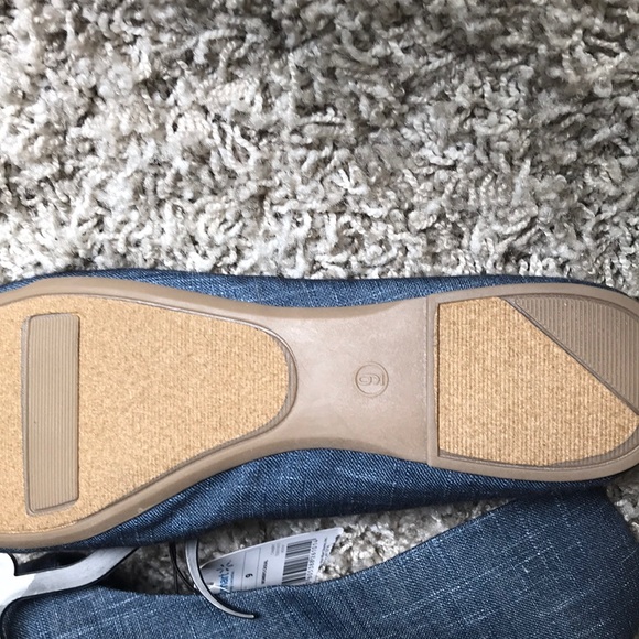 Walmart- NEW flats - Picture 3 of 4